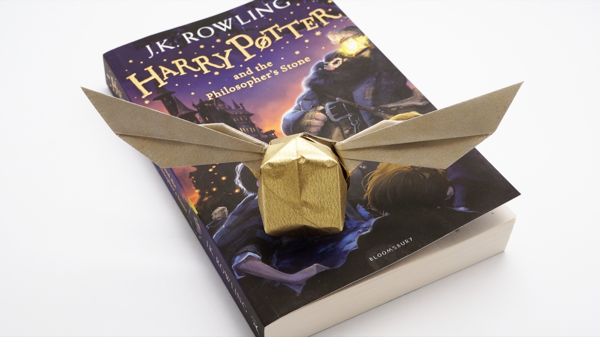 Harry Potter's Golden Snitch Origami Jo Nakashima