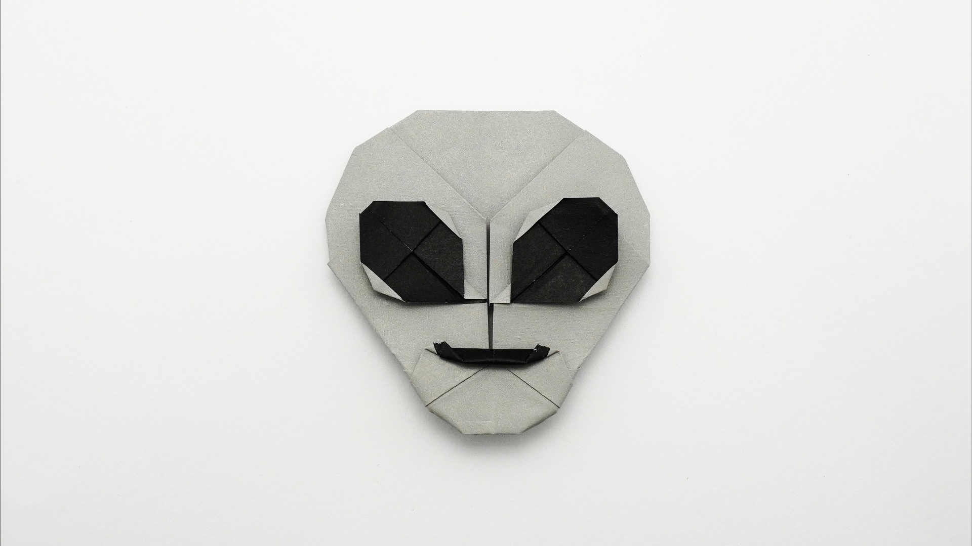 Origami Alien Emoji by Jo Nakashima
